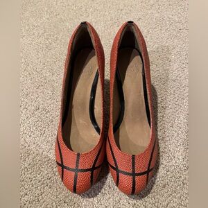 Rare - basketball heels. NEW
